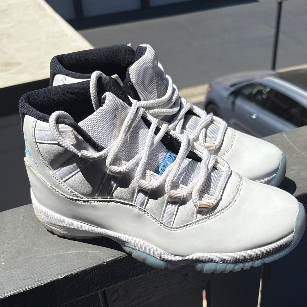 Jordan Sneakers White and Blue